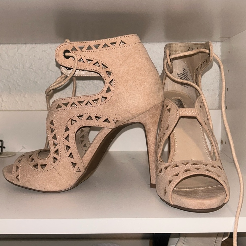 Jennifer Lopez heels